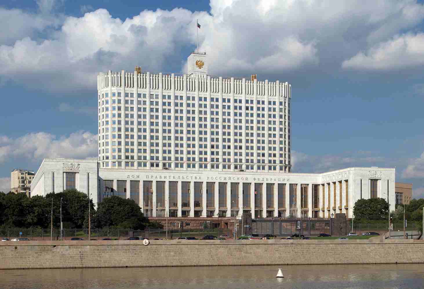 v-2019-godu-na-stroitelstvo-novyh-shkol-potratyat-25-milliardov-rublej