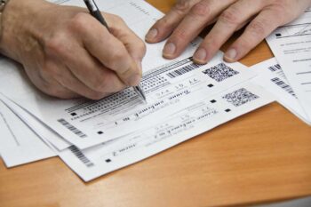 Рособрнадзор: задания ОГЭ и ЕГЭ никто намеренно не усложняет