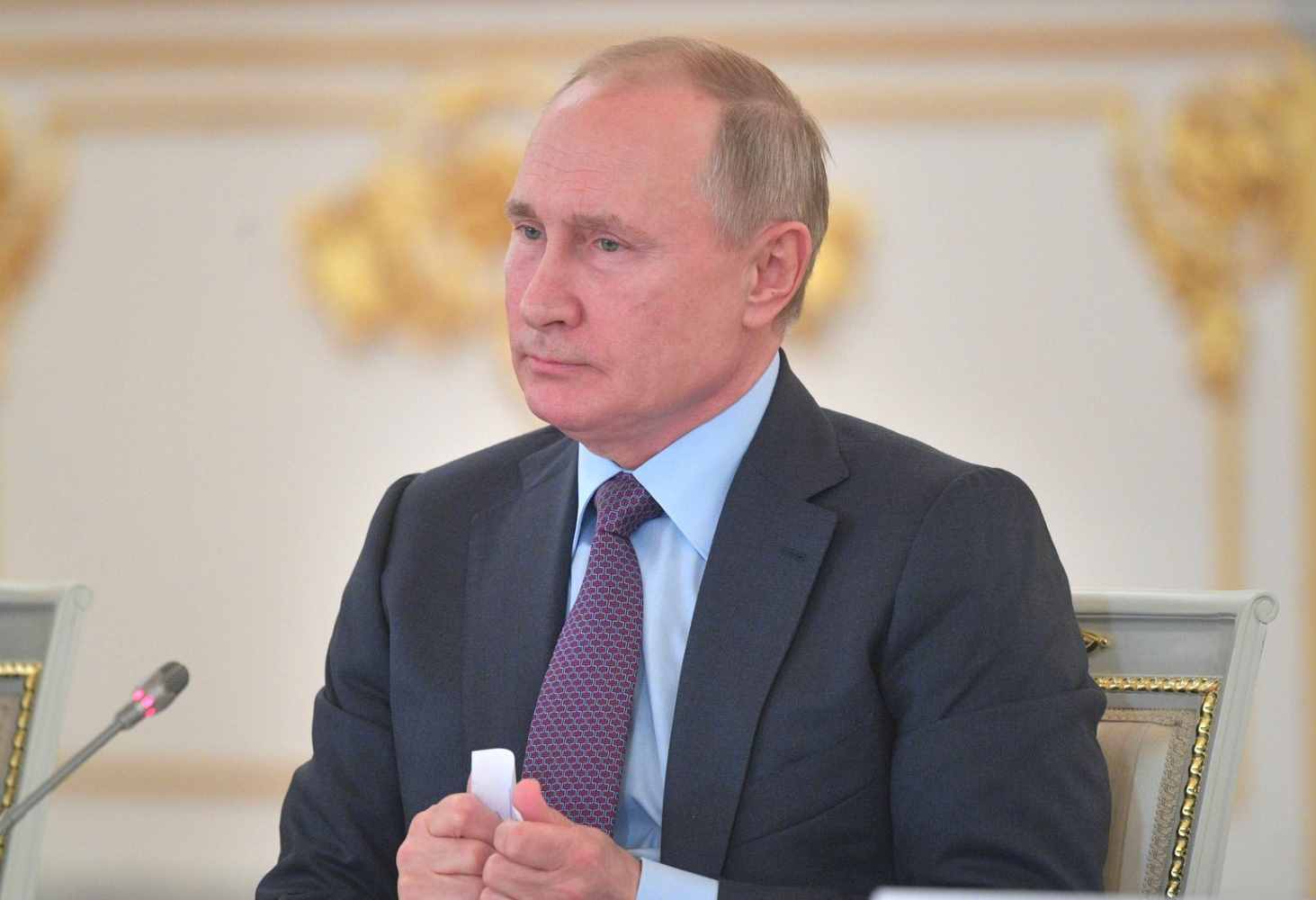Путин: зарплаты педагогов выровняют во всех регионах