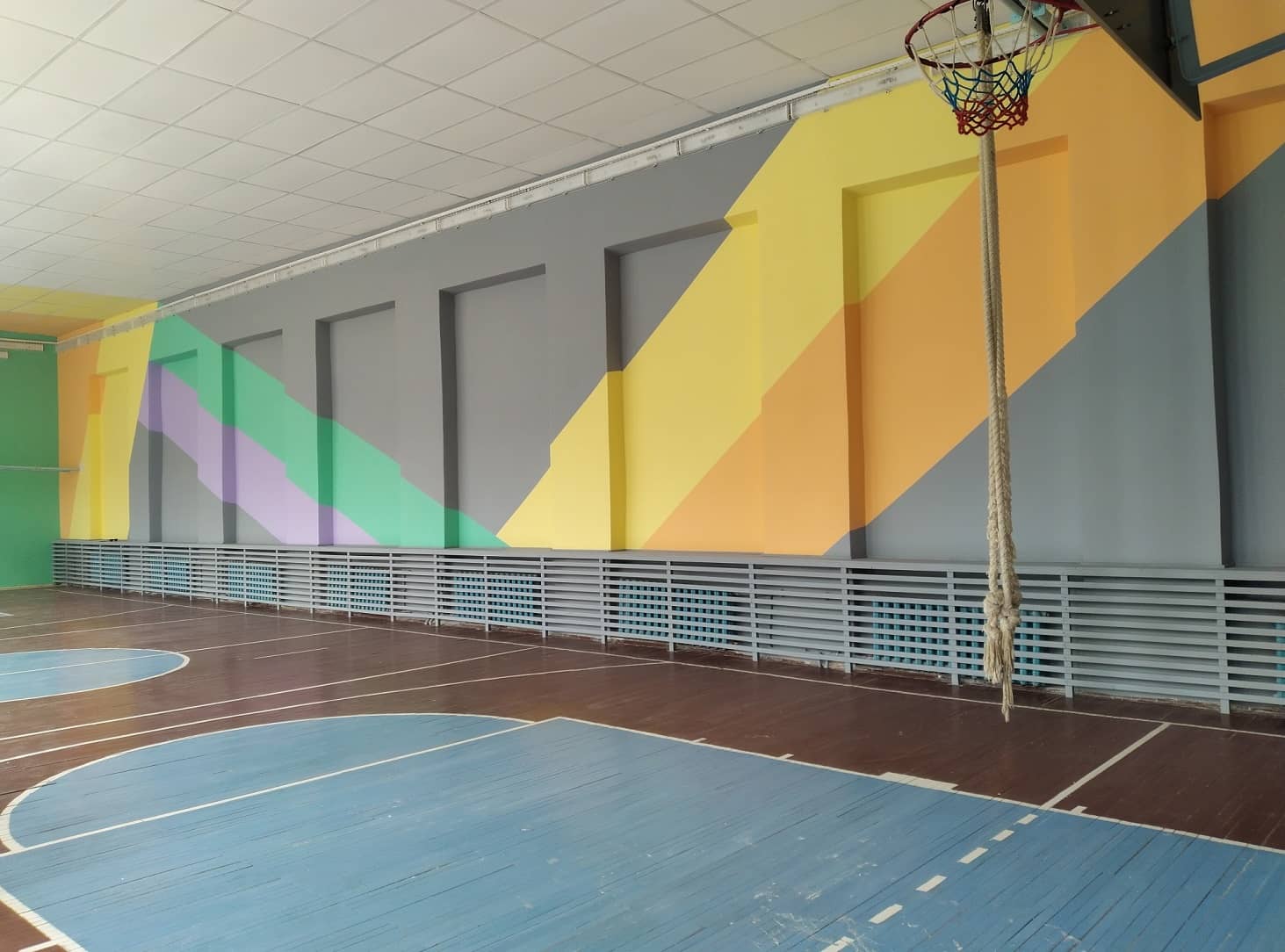 v-rossijskih-shkolah-obnovlyayut-sportzaly